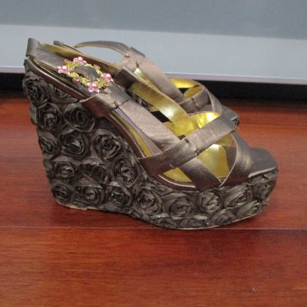Hale Bob Platform Wedge Sandals Faux Gemstone Buckle Floral Appliques